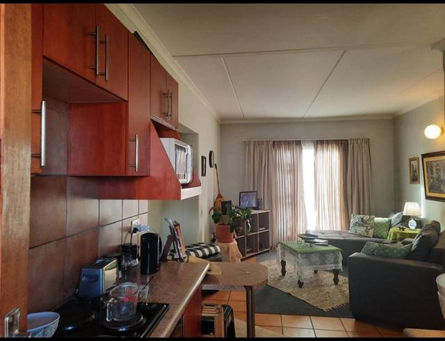 2 BEDROOM APARTMENT FOR SALE IN VAALPARK